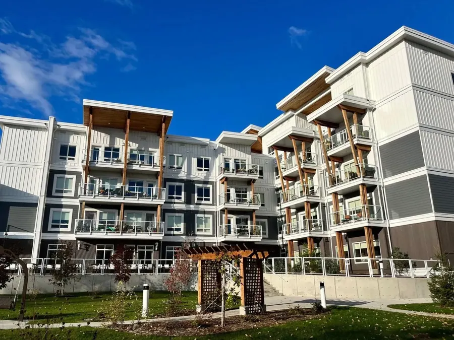 Ocean Front Village, Courtenay — project photograph 4
