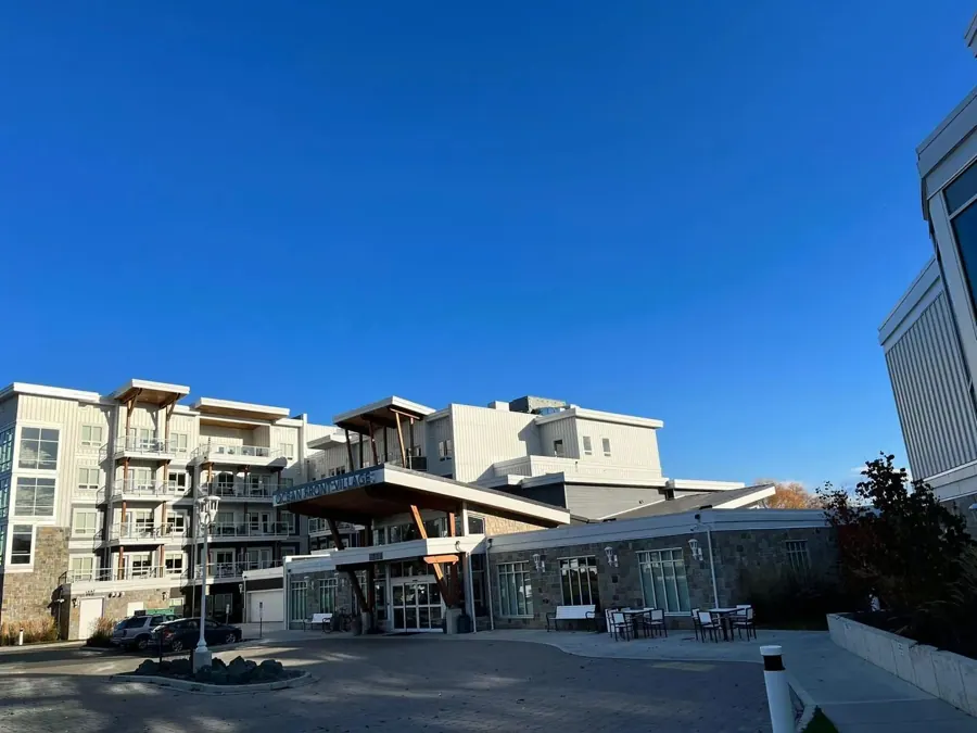 Ocean Front Village, Courtenay — project photograph 10