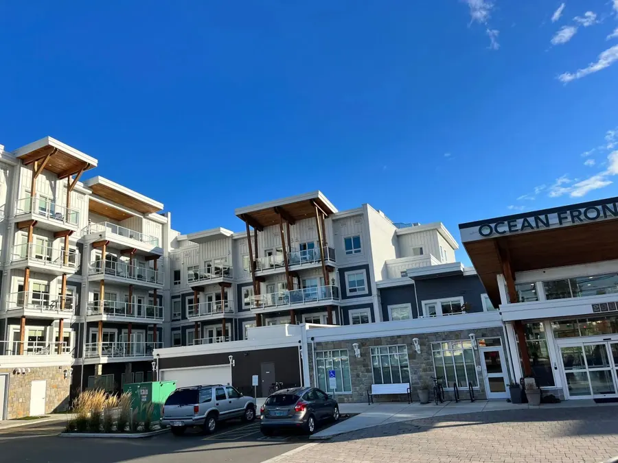 Ocean Front Village, Courtenay — project photograph 12